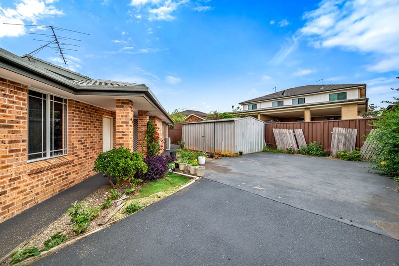 Photo - 15 Stockalls Place, Minto NSW 2566 - Image 10