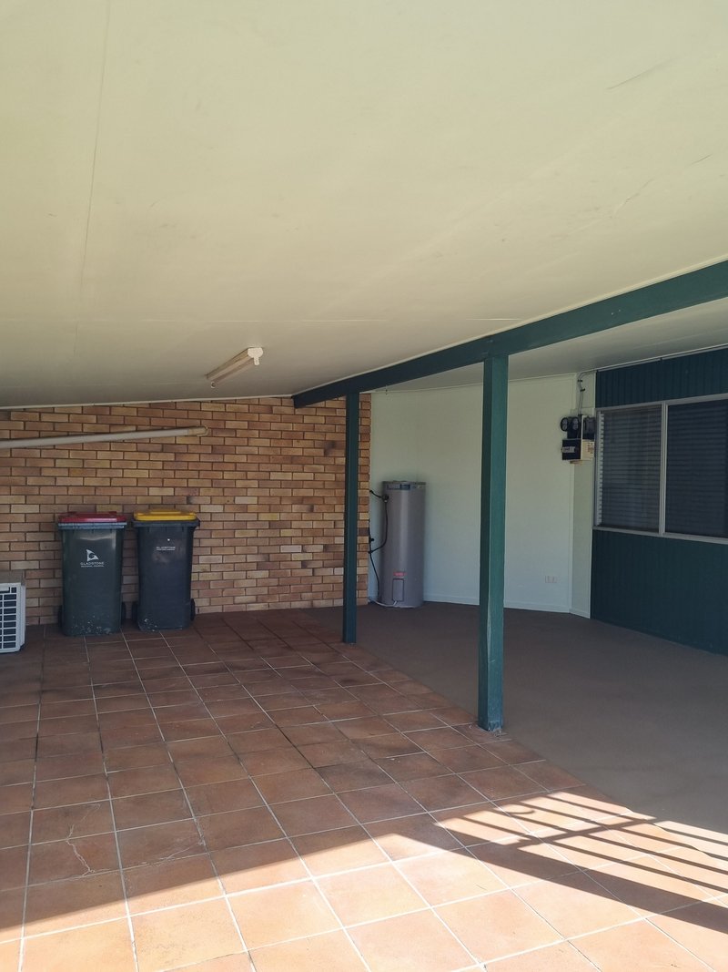 Photo - 15 Streeter Street, Clinton QLD 4680 - Image 4