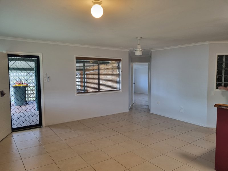 Photo - 15 Streeter Street, Clinton QLD 4680 - Image 6