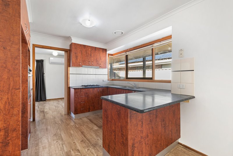 Photo - 15 Strickland Avenue, Hoppers Crossing VIC 3029 - Image 3