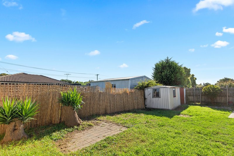 Photo - 15 Strickland Avenue, Hoppers Crossing VIC 3029 - Image 13