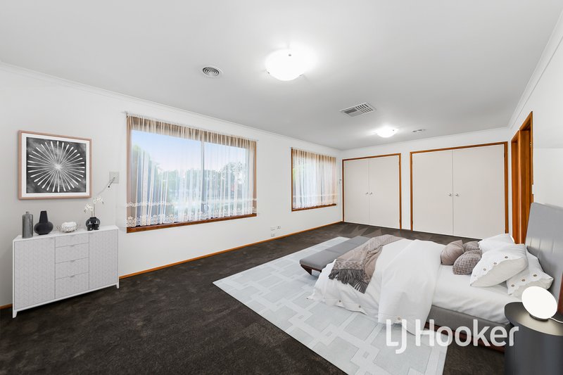 Photo - 15 Stuart Avenue, Hampton Park VIC 3976 - Image 7