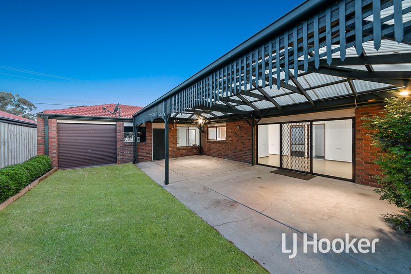 Photo - 15 Stuart Avenue, Hampton Park VIC 3976 - Image 13