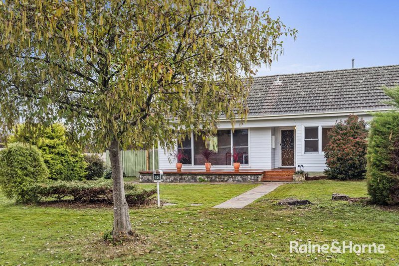 15 Sturt Street, Kyneton VIC 3444