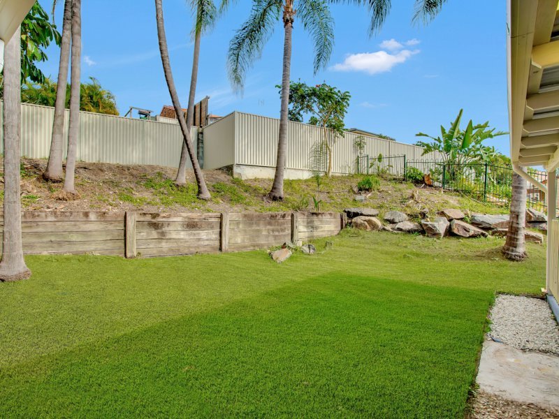 Photo - 15 Sue Court, Highland Park QLD 4211 - Image 3