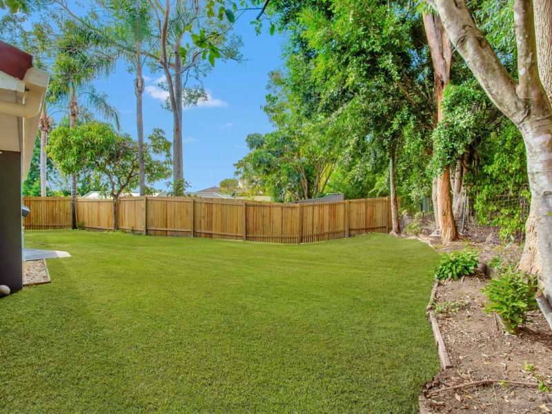 Photo - 15 Sue Court, Highland Park QLD 4211 - Image 4