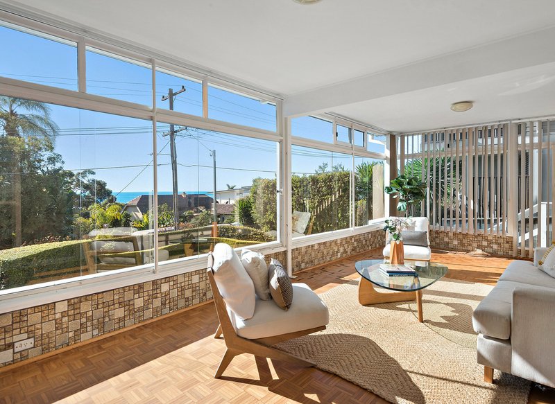 Photo - 15 Suffolk Avenue, Collaroy NSW 2097 - Image 4