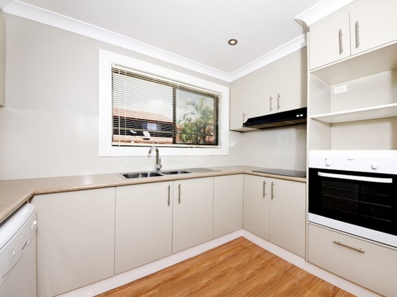 Photo - 1/5 Sunbird St , Burleigh Waters QLD 4220 - Image 3