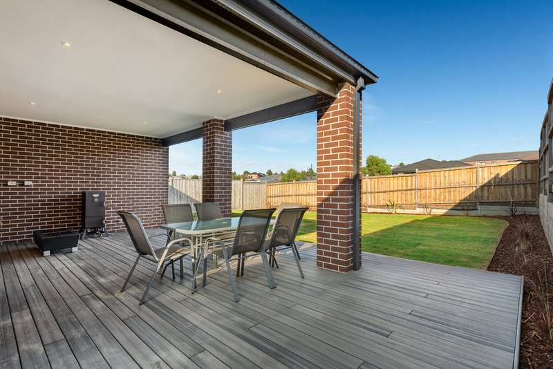 Photo - 15 Sunnybank Way, Pakenham VIC 3810 - Image 14