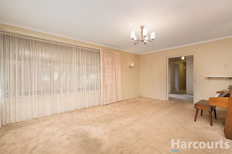 Photo - 15 Sunrise Drive, Mulgrave VIC 3170 - Image 4