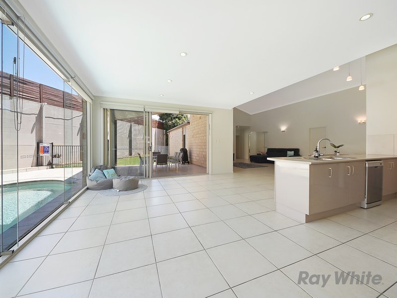 Photo - 15 Sunset Court, Murrumba Downs QLD 4503 - Image 7