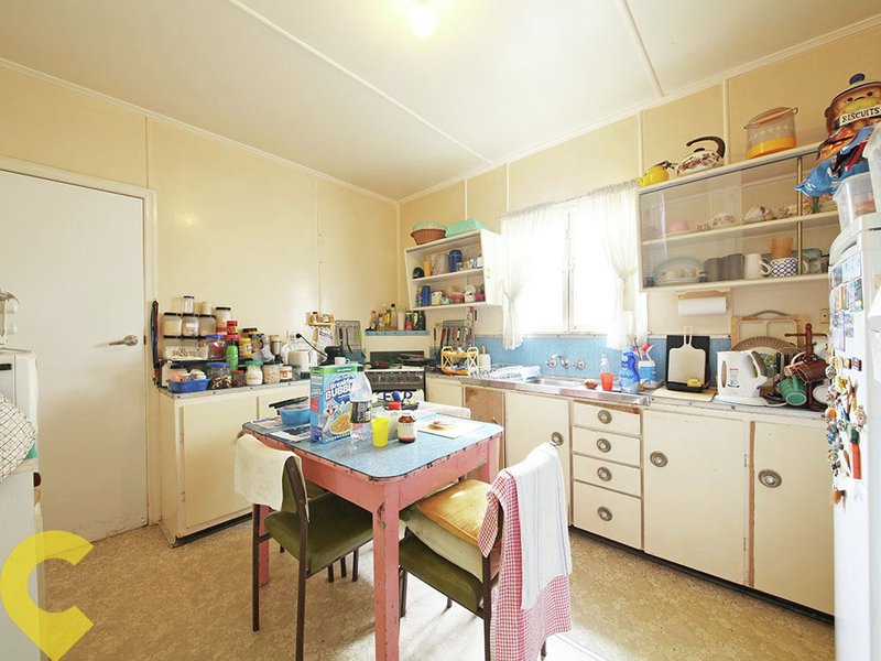 Photo - 15 Sutton Street, Redcliffe QLD 4020 - Image 2