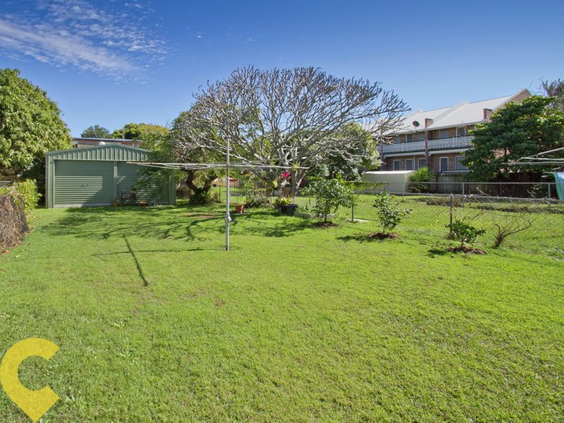 Photo - 15 Sutton Street, Redcliffe QLD 4020 - Image 4