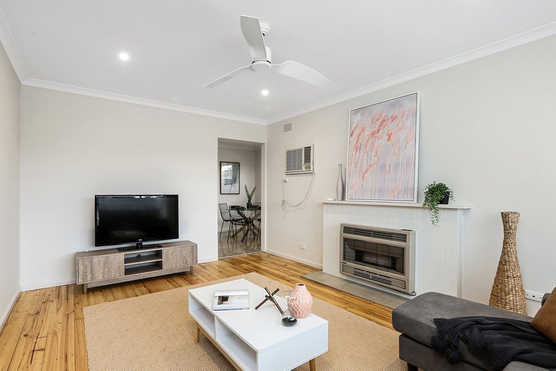 Photo - 15 Swan Street, Lara VIC 3212 - Image 3