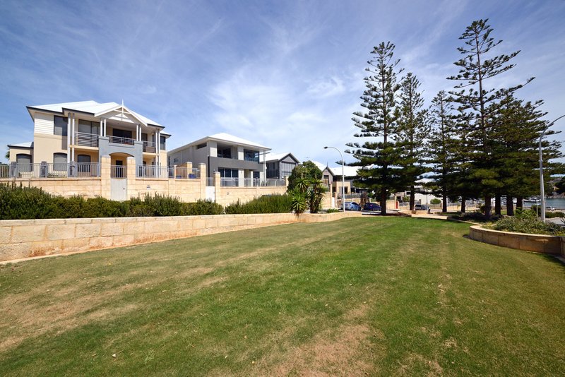 Photo - 15 Swansea Promenade, Mindarie WA 6030 - Image 2