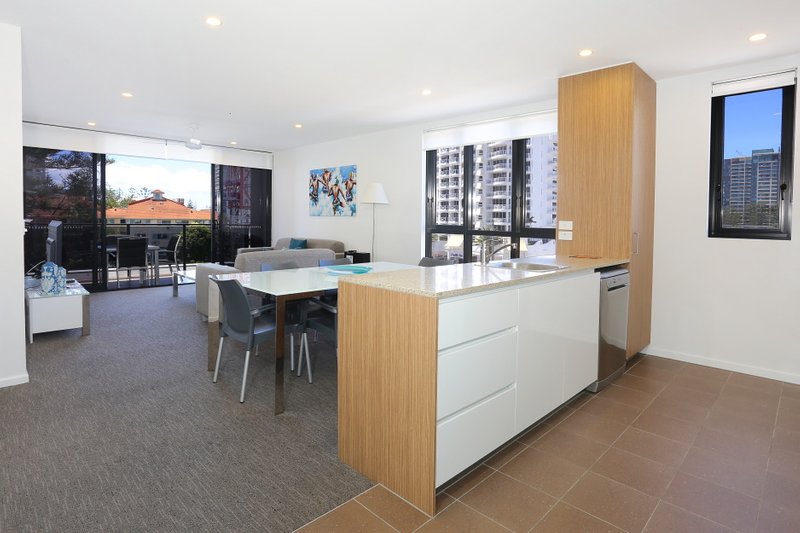 Photo - 15 'Synergy' 2729 Gold Coast Highway, Broadbeach QLD 4218 - Image 6