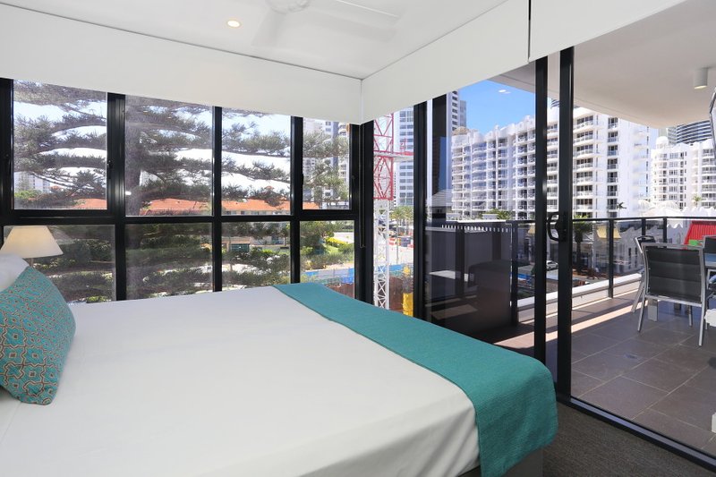 Photo - 15 'Synergy' 2729 Gold Coast Highway, Broadbeach QLD 4218 - Image 10