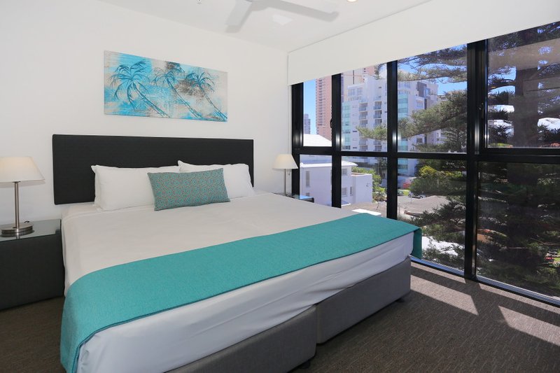 Photo - 15 'Synergy' 2729 Gold Coast Highway, Broadbeach QLD 4218 - Image 11