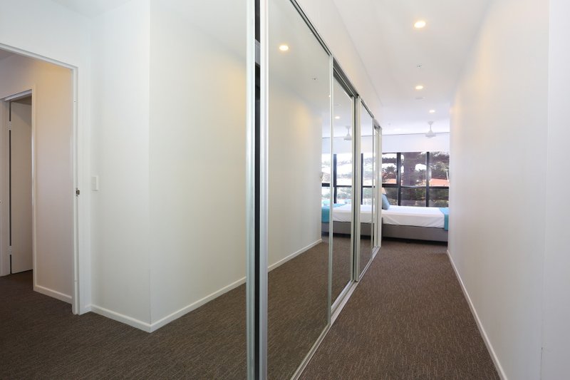 Photo - 15 'Synergy' 2729 Gold Coast Highway, Broadbeach QLD 4218 - Image 12