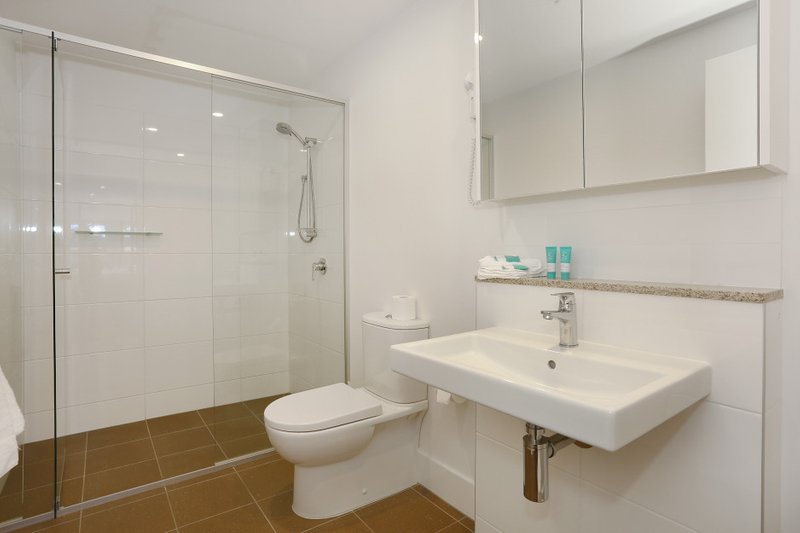 Photo - 15 'Synergy' 2729 Gold Coast Highway, Broadbeach QLD 4218 - Image 14