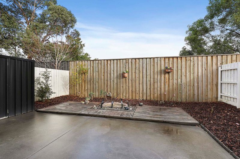 Photo - 15 Talara Close, Springvale VIC 3171 - Image 5