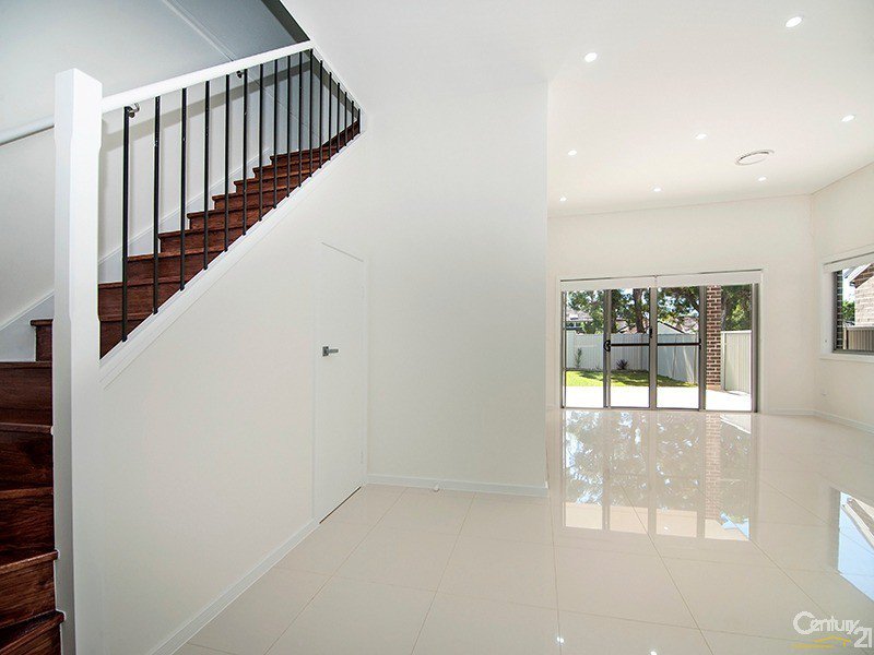 Photo - 15 Taloma Street, Picnic Point NSW 2213 - Image 2