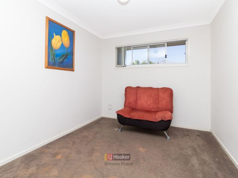 Photo - 15 Tamsin Court, Regents Park QLD 4118 - Image 12