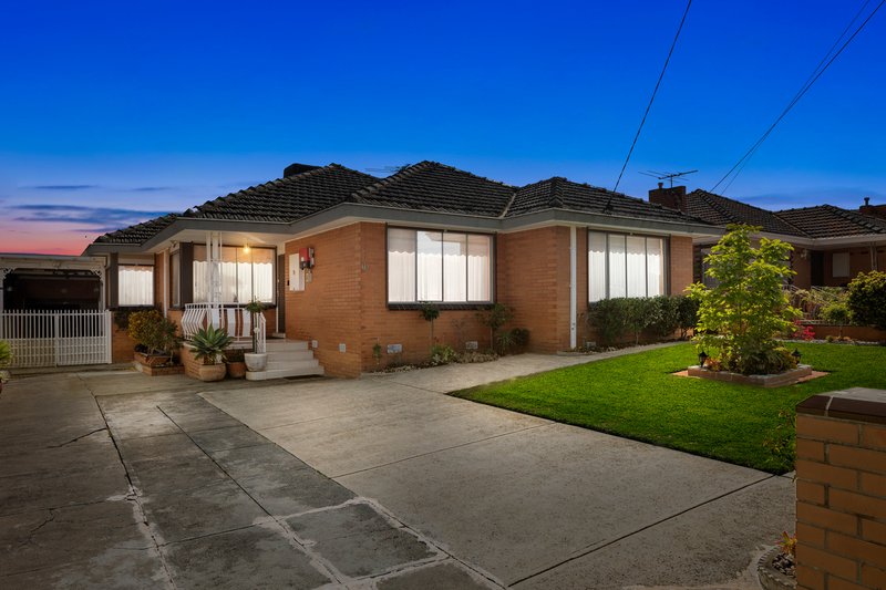 Photo - 15 Tandarra Crescent, Lalor VIC 3075 - Image 4