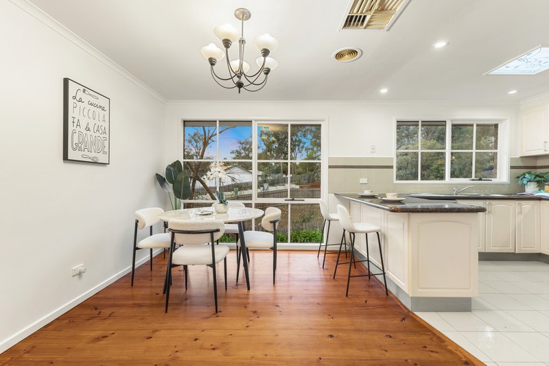 Photo - 1/5 Tarrangower Avenue, Mitcham VIC 3132 - Image 5