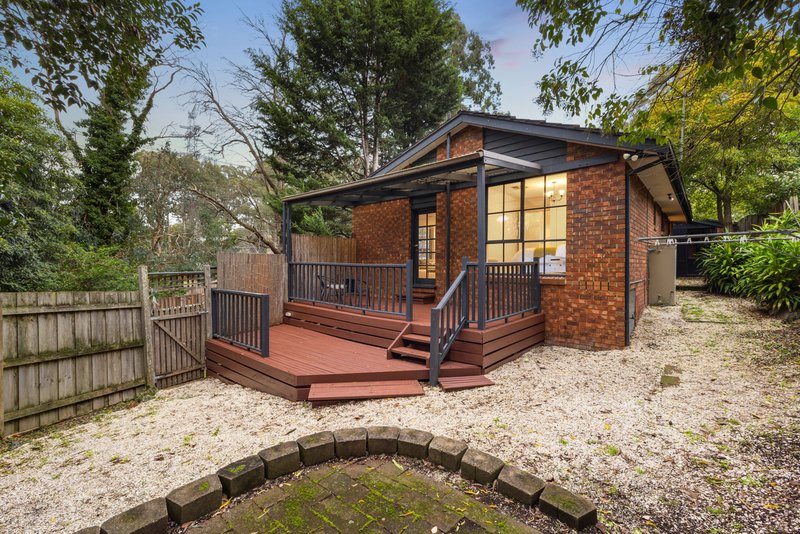 Photo - 1/5 Tarrangower Avenue, Mitcham VIC 3132 - Image 11