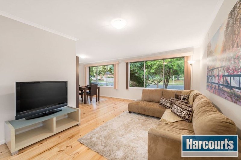 Photo - 15 Teddington Way, Wantirna VIC 3152 - Image 5