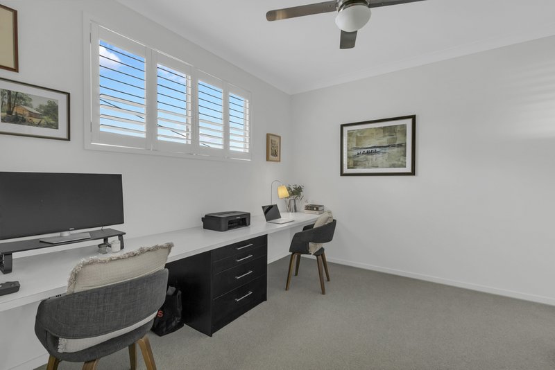 Photo - 15 Teesdale Street, Corinda QLD 4075 - Image 7