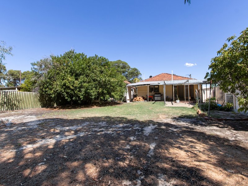 Photo - 15 Temby Street, Beckenham WA 6107 - Image 5