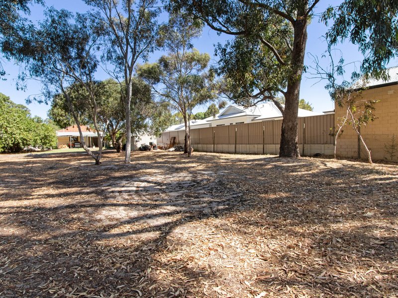 Photo - 15 Temby Street, Beckenham WA 6107 - Image 21