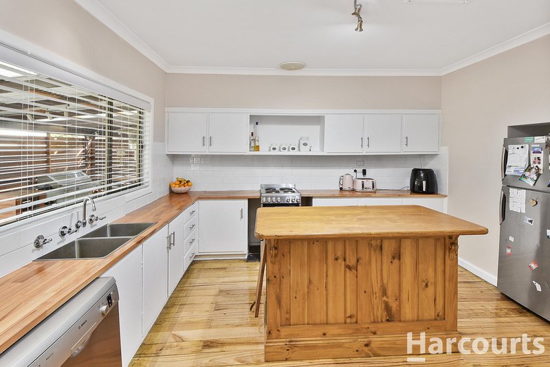 Photo - 15 Tena Avenue, Horsham VIC 3400 - Image 3