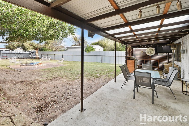 Photo - 15 Tena Avenue, Horsham VIC 3400 - Image 13