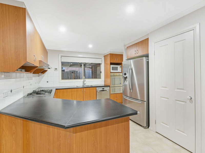 Photo - 15 Terri-Ester Drive, Berwick VIC 3806 - Image 10