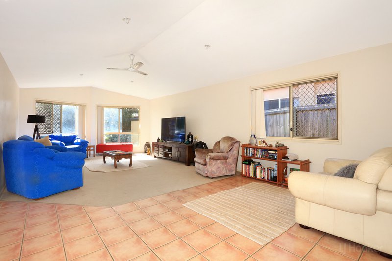 Photo - 15 The Esplanade, Coombabah QLD 4216 - Image 3