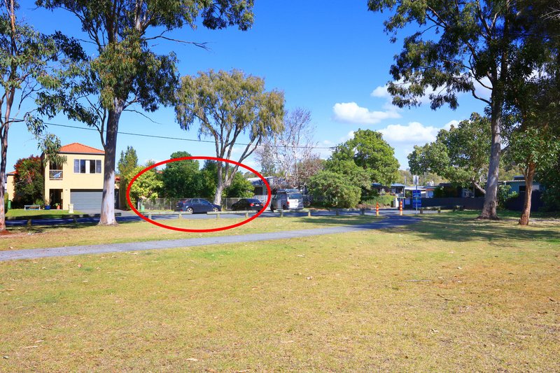 Photo - 15 The Esplanade, Coombabah QLD 4216 - Image 6