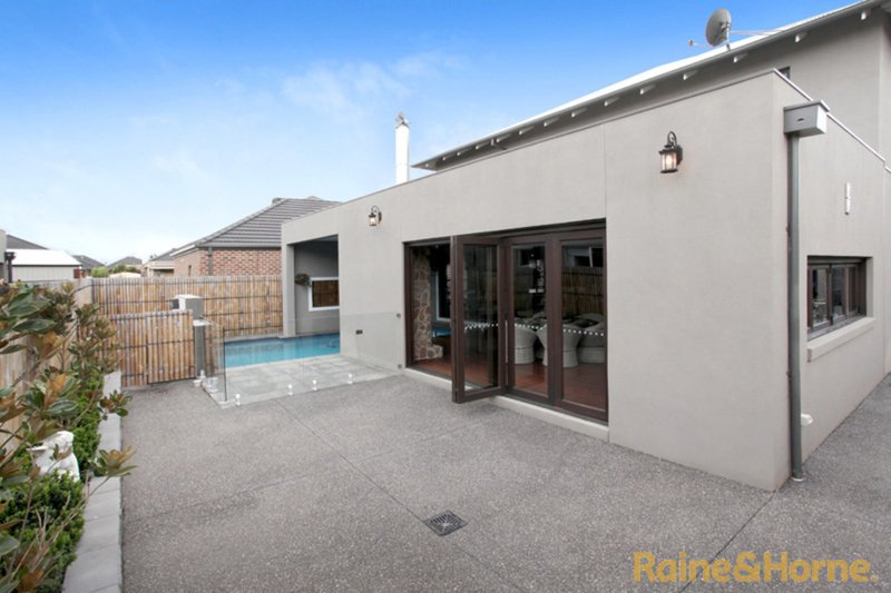 Photo - 15 The Grange, Caroline Springs VIC 3023 - Image 21