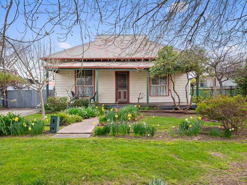 Photo - 15 The Parade, Mansfield VIC 3722 - Image 1