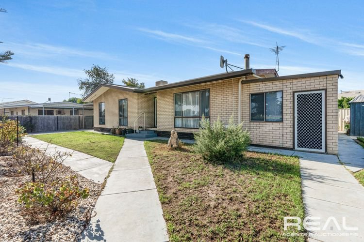 Photo - 15 Thomas Crescent, Port Wakefield SA 5550 - Image 3