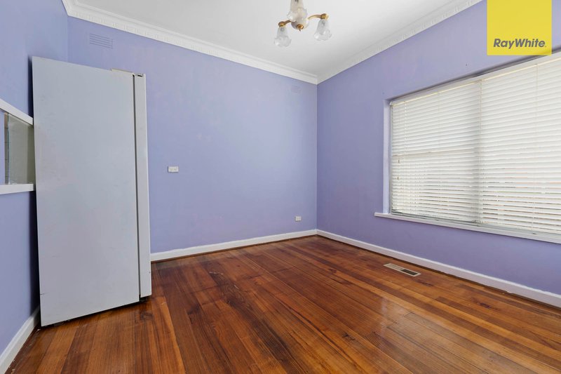 Photo - 15 Thorndon Drive, St Albans VIC 3021 - Image 4