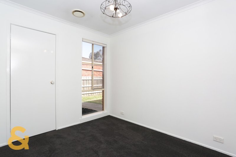 Photo - 15 Thurmand Court, Roxburgh Park VIC 3064 - Image 7