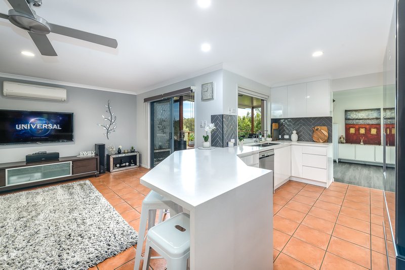 Photo - 15 Tiger Drive, Arundel QLD 4214 - Image 3