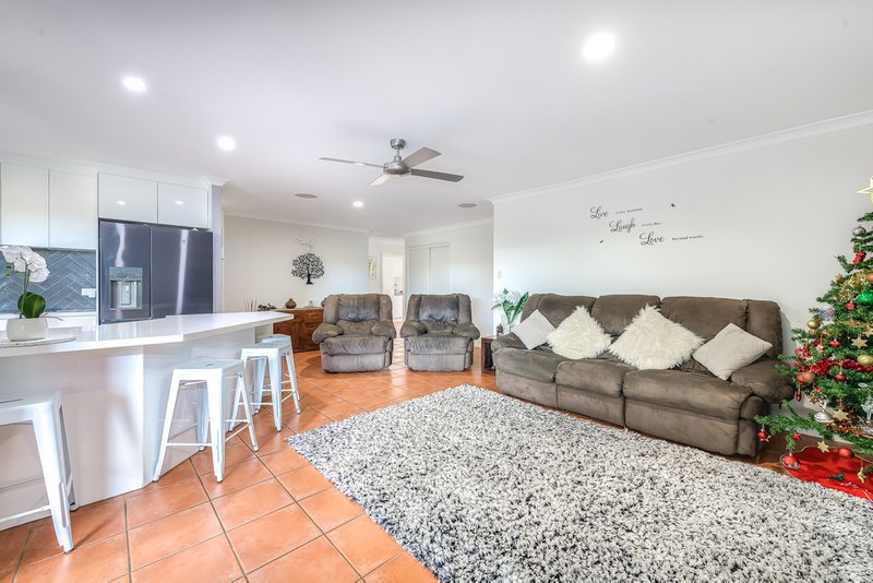 Photo - 15 Tiger Drive, Arundel QLD 4214 - Image 4