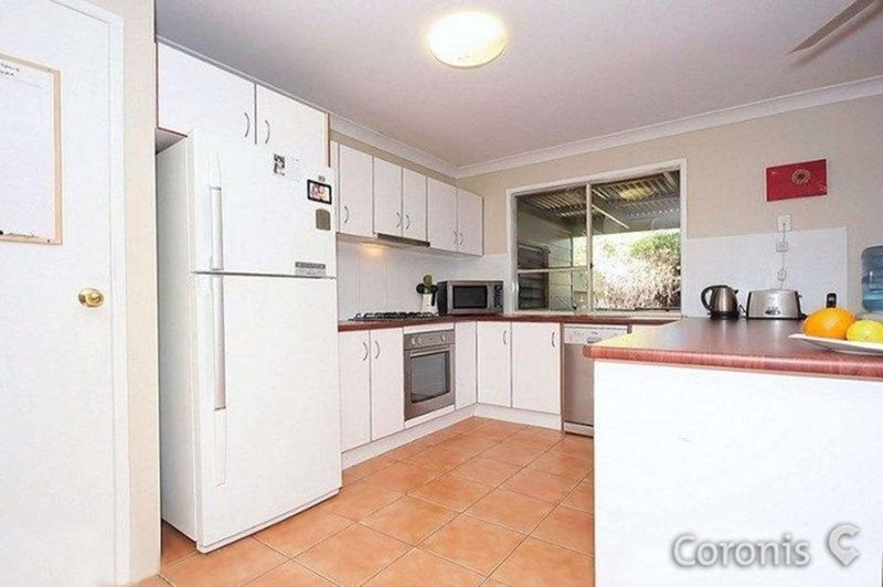 Photo - 15 Timbarra Court, Petrie QLD 4502 - Image 4