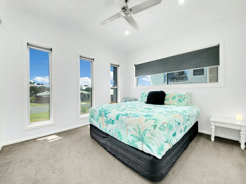 Photo - 15 Tina Drive, Tannum Sands QLD 4680 - Image 15