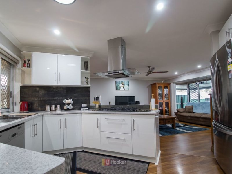 Photo - 15 Titan Court, Boronia Heights QLD 4124 - Image 4