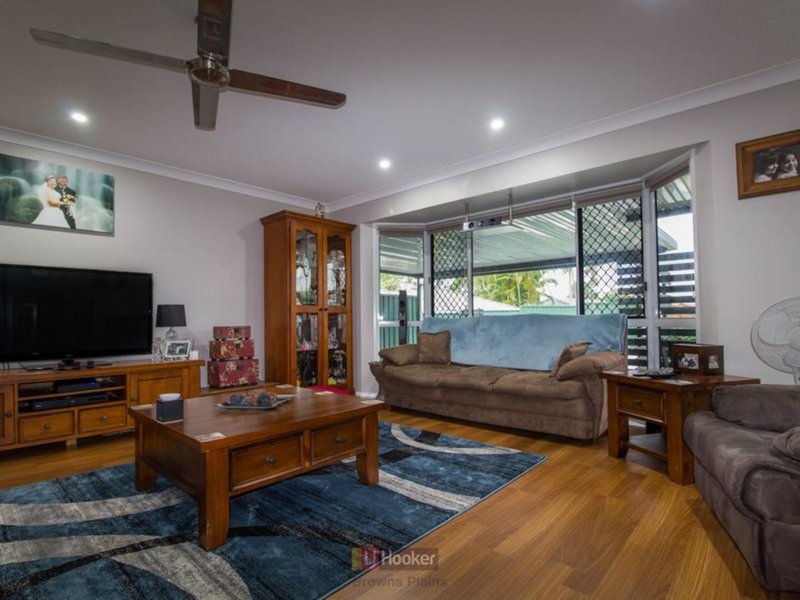 Photo - 15 Titan Court, Boronia Heights QLD 4124 - Image 6